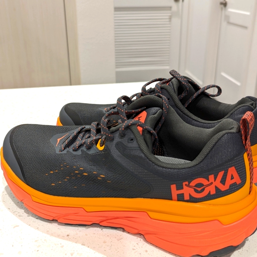 HOKA ONE ONE